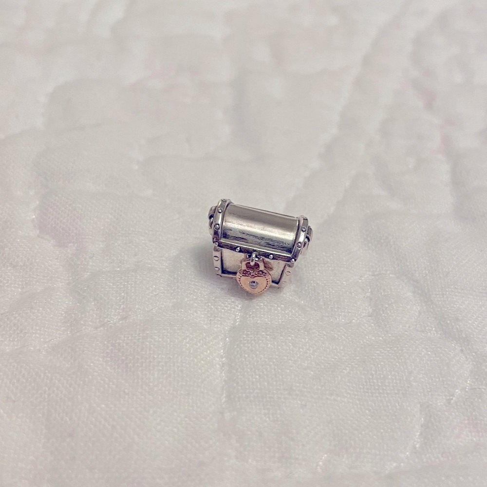 Pandora Club 2019 Treasure Chest Charm